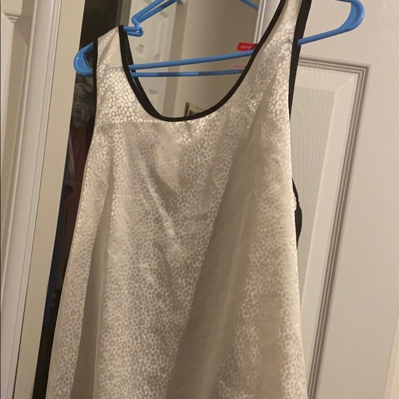 Cosmopolitan Tops - Cosmopolitan large tank top